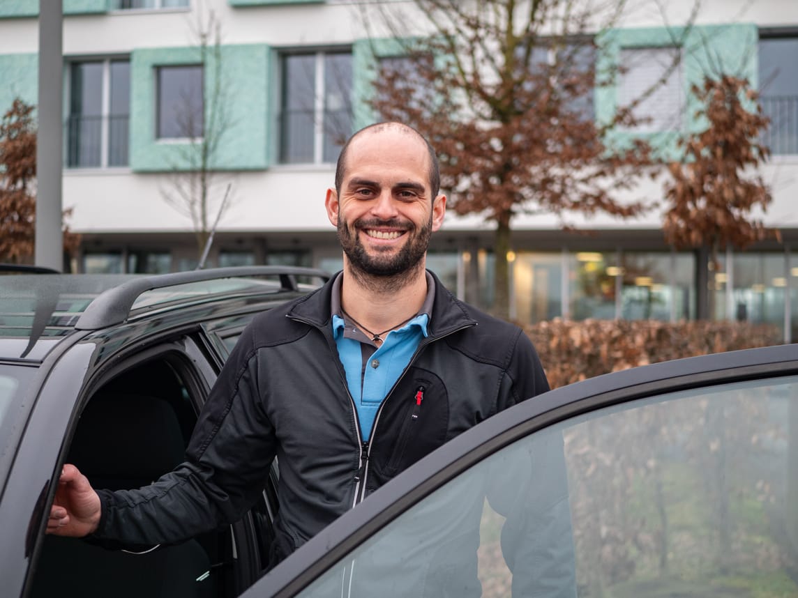 Mit der Wahl des Mobilitätsabos erhalten Mitarbeitende Gutscheine für nachhaltige Mobilität oder bezahlen bei der Wahl des Autoabos CHF 60 für den Parkplatz.